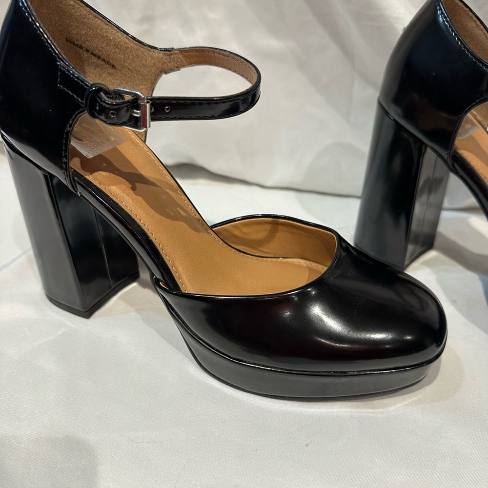 DV by Dolce Vita platform Mary Jane black heels, new.